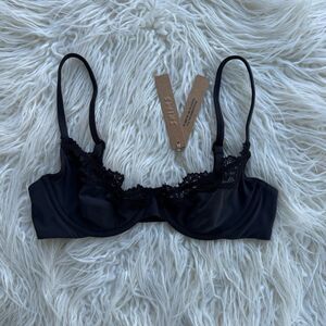 Skims Fits Everybody Lace Underwire Bra Onyx Size 32B